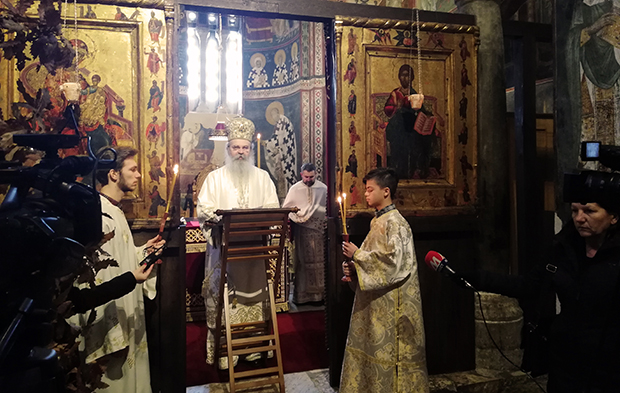 БОЖИЋ НА КОСМЕТУ: Да светлост Бадњака буде показатељ у нашим животима (ФОТО)